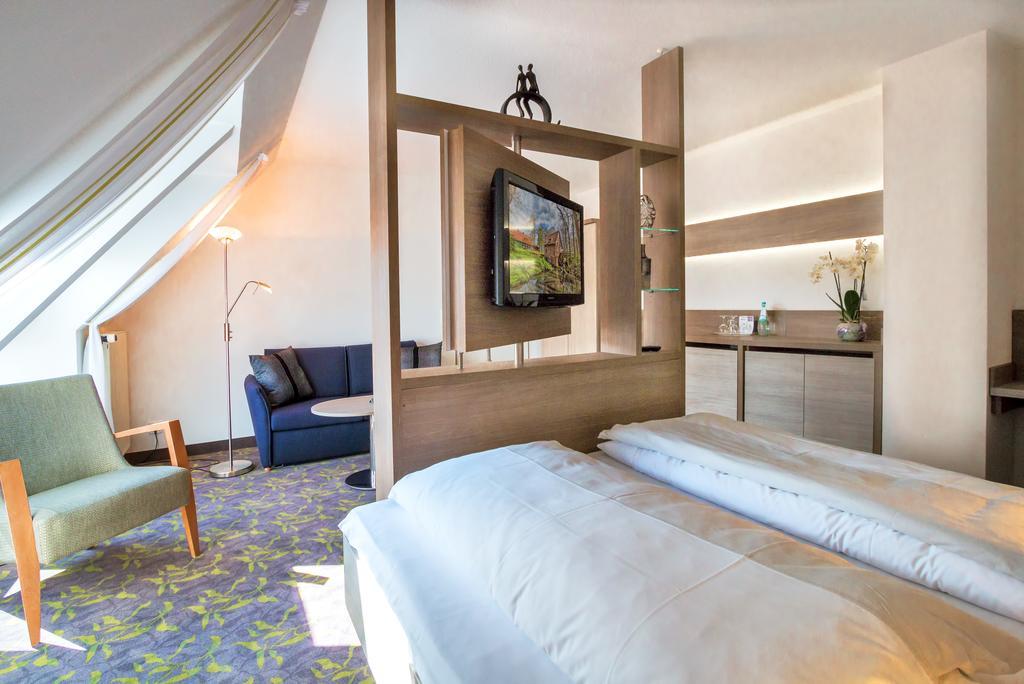 Hotel Бад-Цвишенан Экстерьер фото