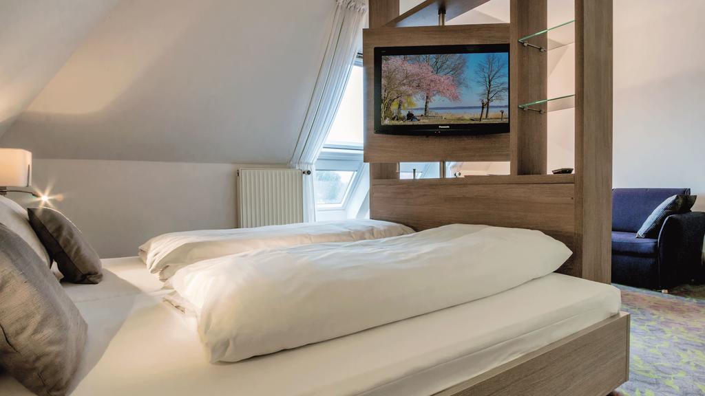 Hotel Бад-Цвишенан Экстерьер фото