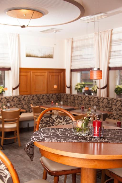Hotel Бад-Цвишенан Экстерьер фото